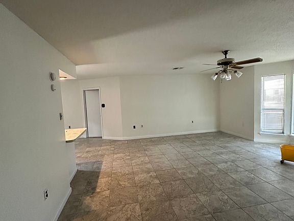 4th image of 4425 14th St