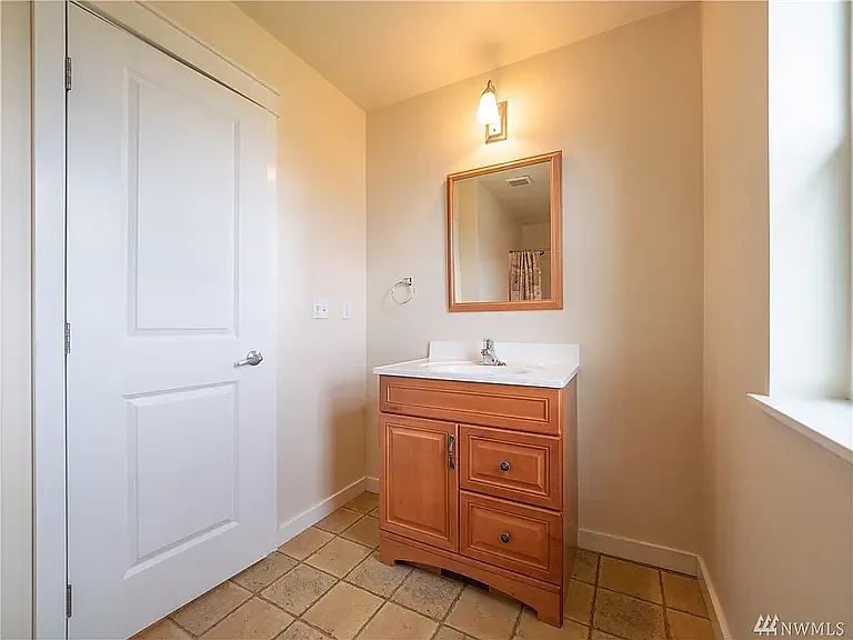 1216 Humphrey Ave W — Photo 21