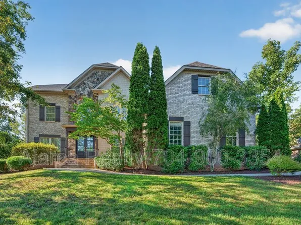 2718 Old Course Rd, Monroe, NC 28112