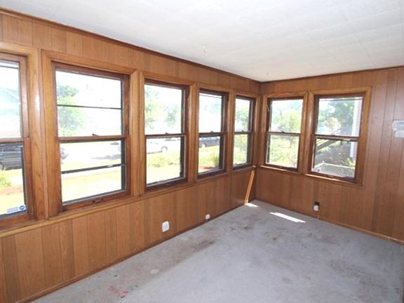 4th image of 4019 Aldrich Ave N