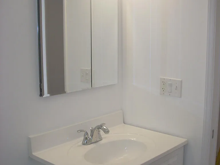 6015 Colby St — Photo 3