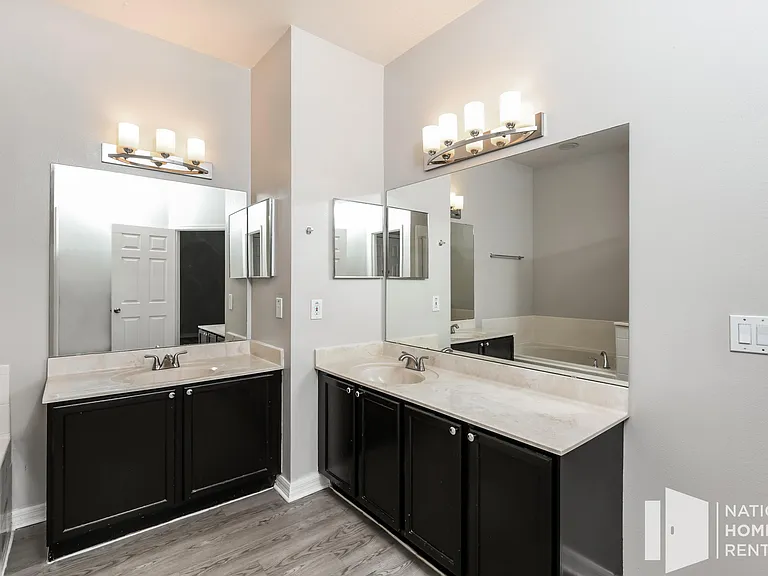 3725 Shawn Cir — Photo 8