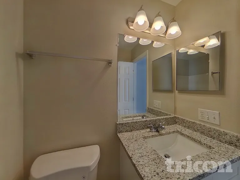 5852 Lake Front Dr — Photo 14