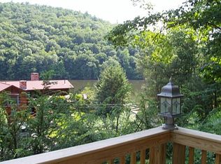 61 Algonquin Trl, Sandy Hook, CT 06482