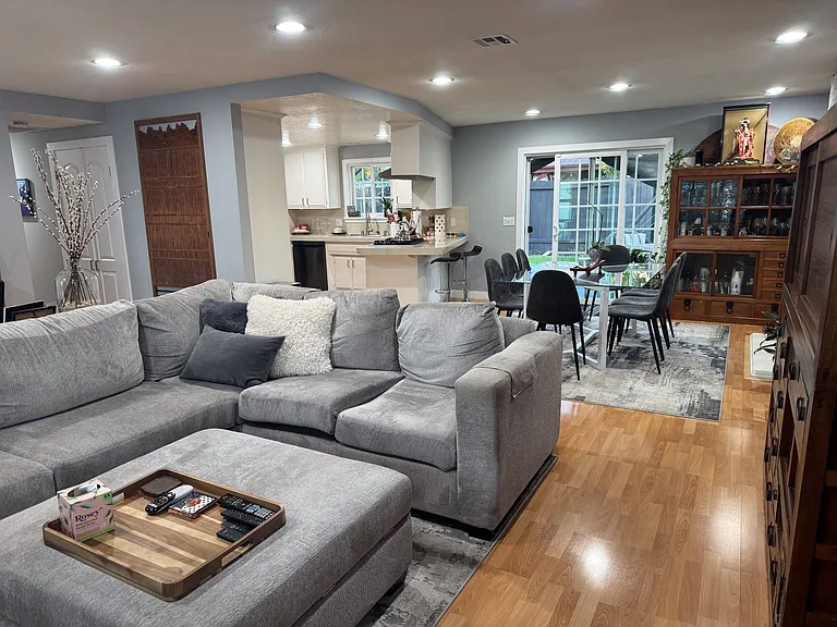 6501 Corrine Cir — Photo 4
