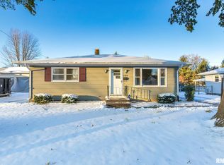 2324 W Dover Ct, Davenport, IA 52804