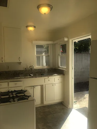 742-742 1/2 Virginia St #EL Photo 1