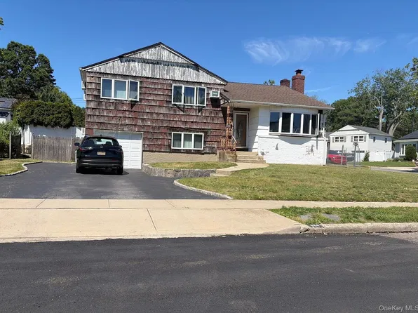524 Pontiac Road, East Meadow, NY 11554