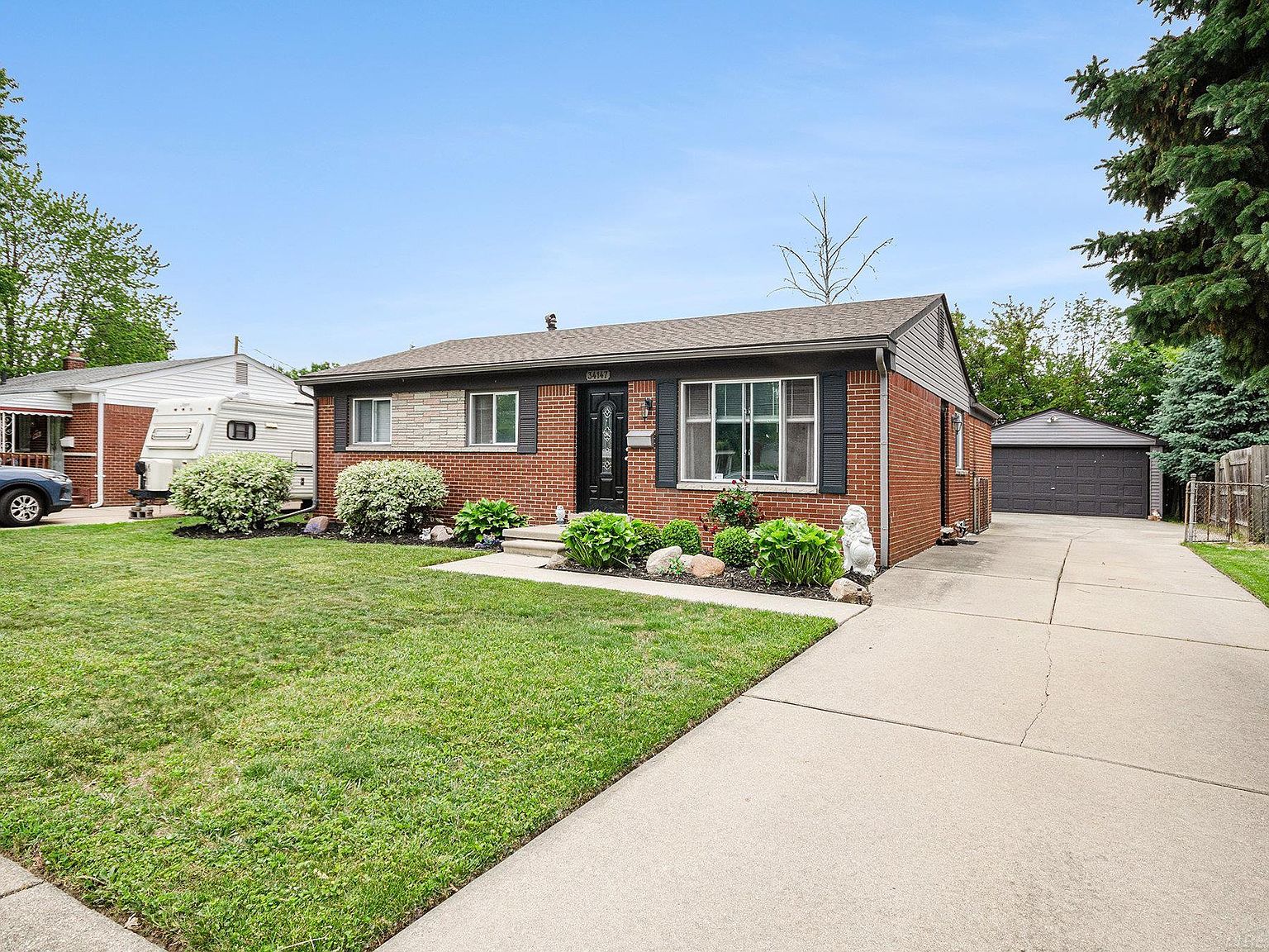 K*a様 【House on the Hill】L/S Tee (Checker 34147 Whittaker St, Clinton Township, MI 48035 | Zillow