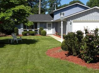 1614 Devonshire Dr, Brunswick, OH