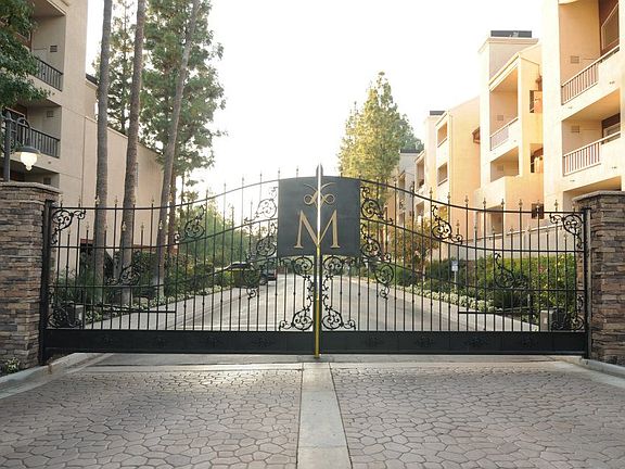 4th image of 21550 Burbank Blvd APT 204