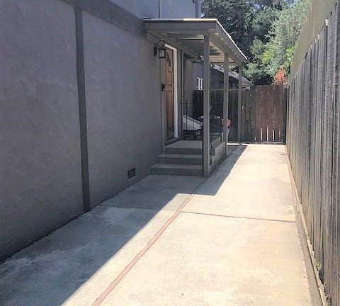 2nd image of 1517A Ralston Ave