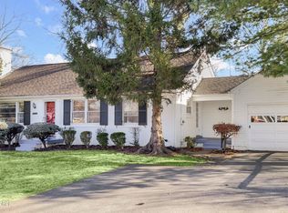 200 Fairmeade Rd, Saint Matthews, KY 40207