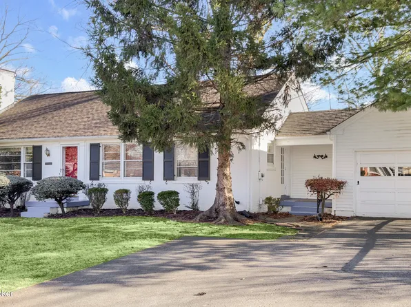 200 Fairmeade Rd, Saint Matthews, KY 40207