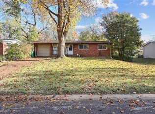 10412 Hallwood Dr, Saint Louis, MO 63136