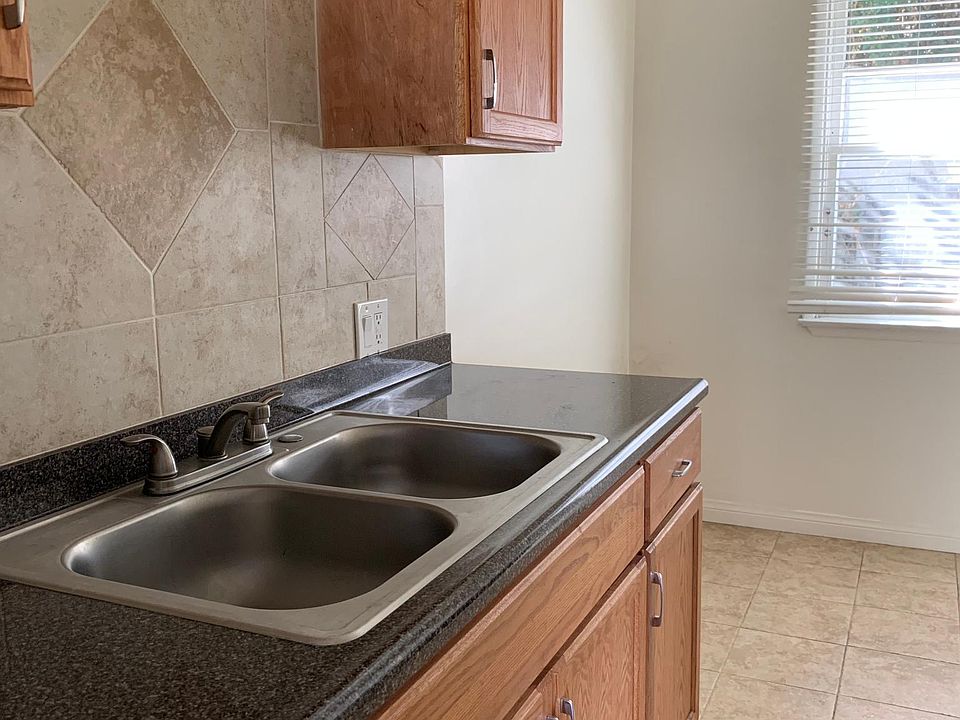 2nd image of 6711 Tujunga Ave