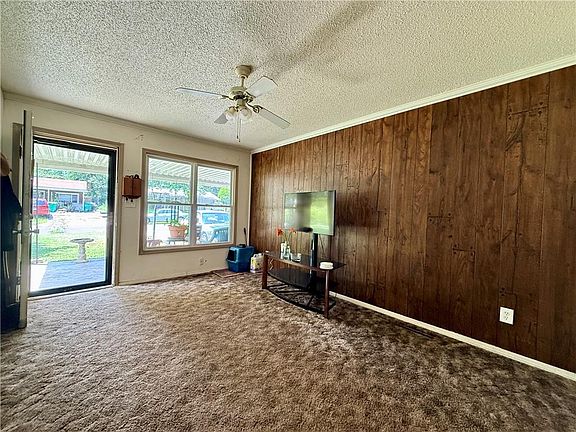 5th image of 2705 S 52nd St