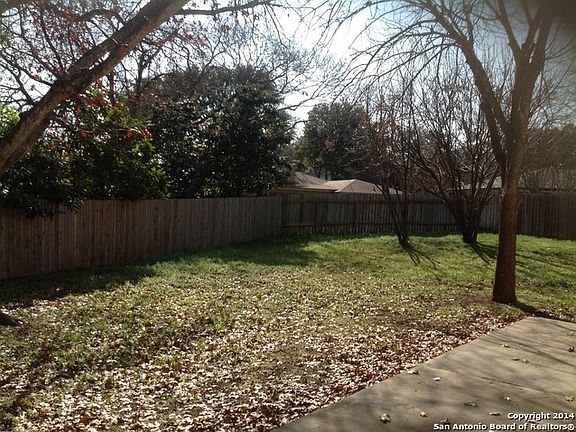 2nd image of 2716 Roundleaf Ct