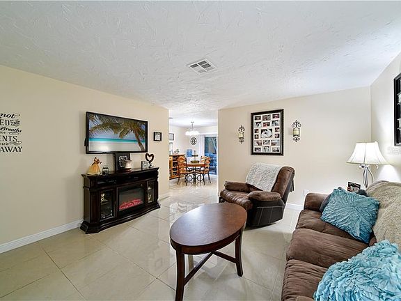 5th image of 231 N Pompano Ave