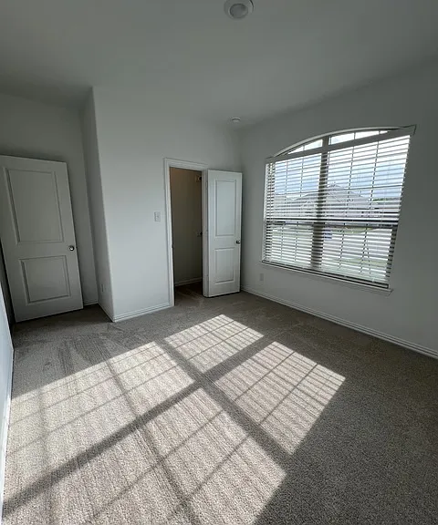 1129 Flameleaf Dr — Photo 16