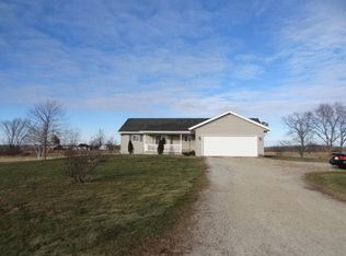 9072 Stone School Rd, Omro, WI 54963