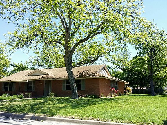 2nd image of 5218 Loch Lomond Dr