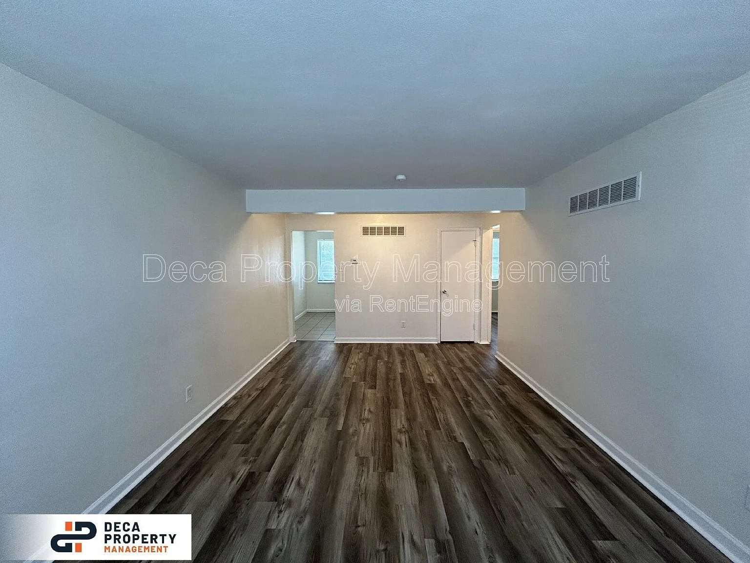 2 bed, 1.0 bath, 880 sqft, $1,100 — Photo 2