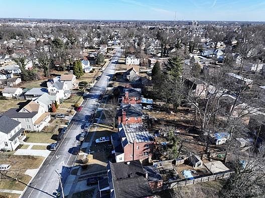 4th image of 3813 Milford Ave