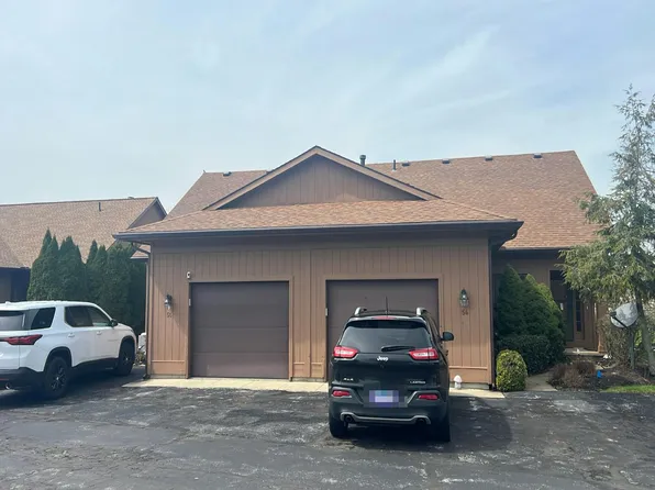 54 N Harbors End Dr #12B, Pt Clinton, OH 43452