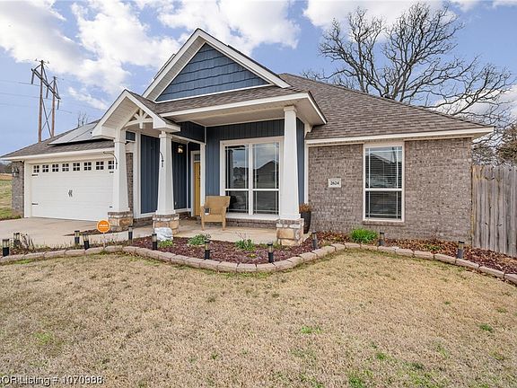 2nd image of 2624 Eastridge Dr
