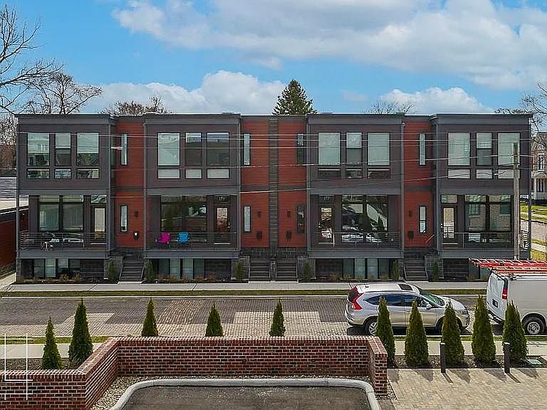 1st image of 181 Detroit Ave