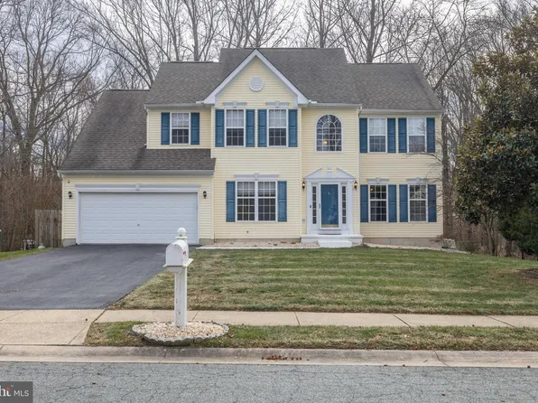 8 Stirling Dr, Newark, DE 19702