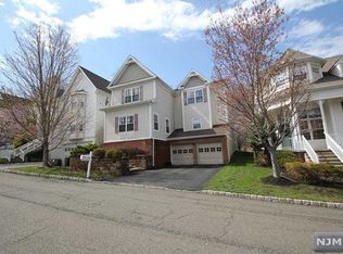 33 Sky Top Rdg, Oakland, NJ 07436