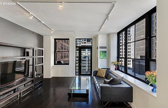 3rd image of 6 N Michigan Ave Unit 1107