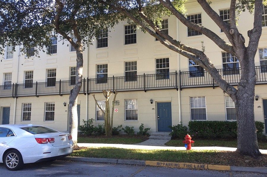 1st image of 1011 Siena Park Blvd E