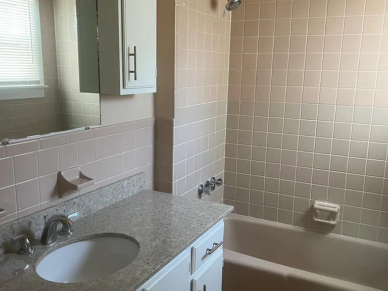 44 Langdon Ct — Photo 8
