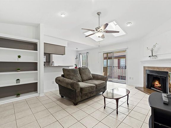 3rd image of 2120 El Paseo St APT 2206