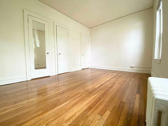 4th image of 36-20 Parsons Blvd #D2