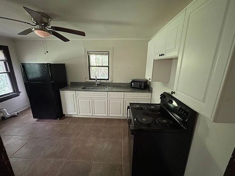 119 Sadler Ct — Photo 9