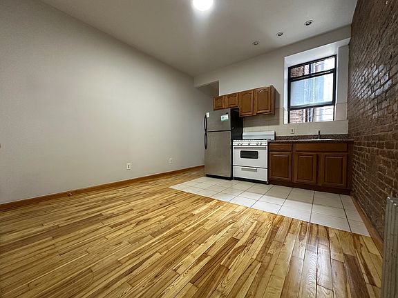 3rd image of 420 Saint Nicholas Ave APT 1D