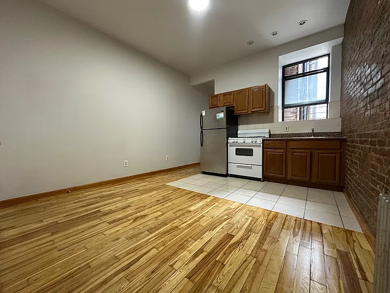 420 Saint Nicholas Ave #1D — Photo 3