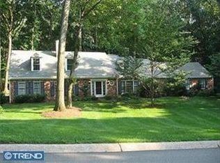 13 Ridgewood Rd, Wayne, PA 19087