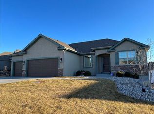 20913 W 189th St, Spring Hill, KS 66083