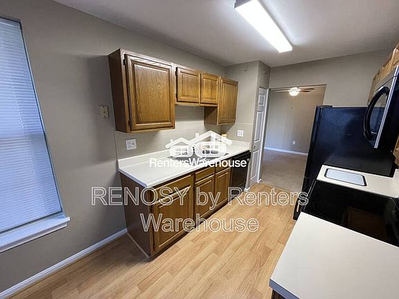3rd image of 3512 Thomas Pointe Ct Unit 1B