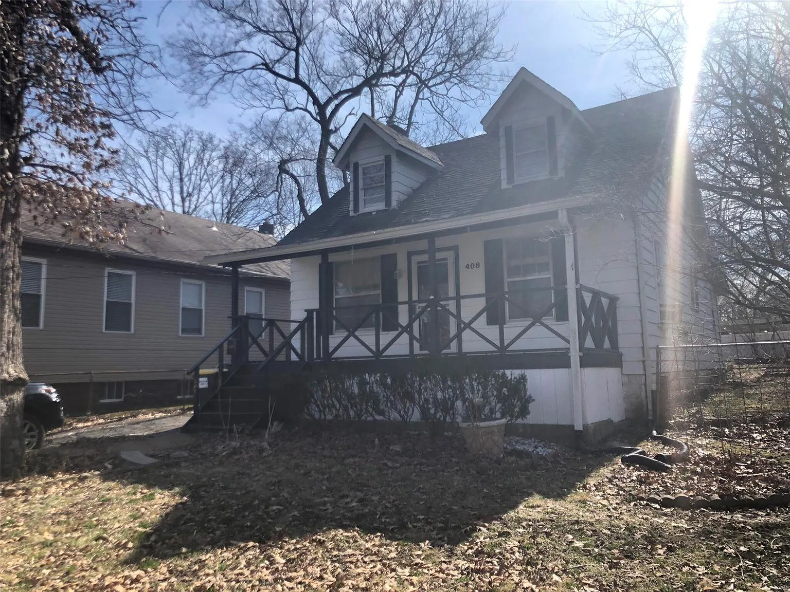 408 Oak Tree Dr photo 1
