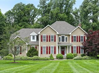 686 Gaylord Mountain Rd, Hamden, CT 06518