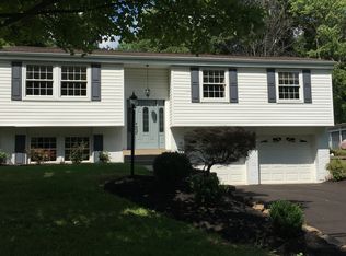 106 Wessex Hills Dr, Moon Township, PA 15108