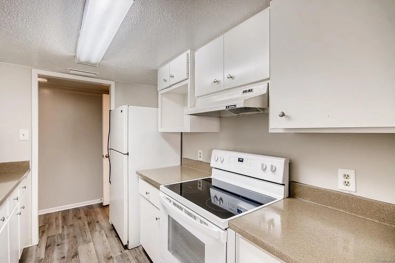 3 bed, 1158 sqft, $2,100 — Photo 4