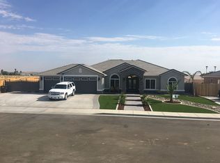 722 Riverwalk Ave, Taft, CA 93268