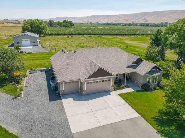 12115 Paige Ln, Prosser, WA 99350